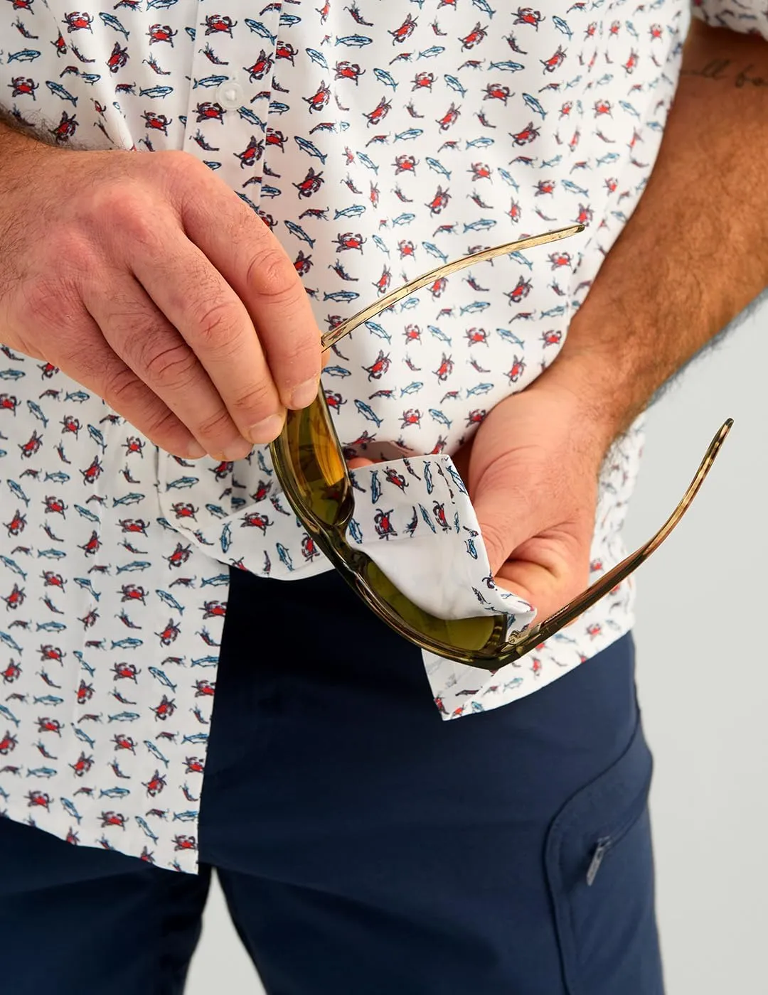 HUK Men's Tide Point Pattern Short Sleeve Shirt, Fishing Button Down