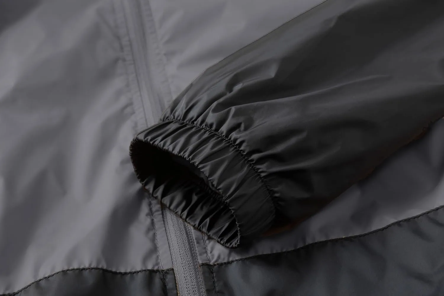 Men's Lightweight Windbreaker Jackets Outdoor Hooded Pocket Raincoat Jacket