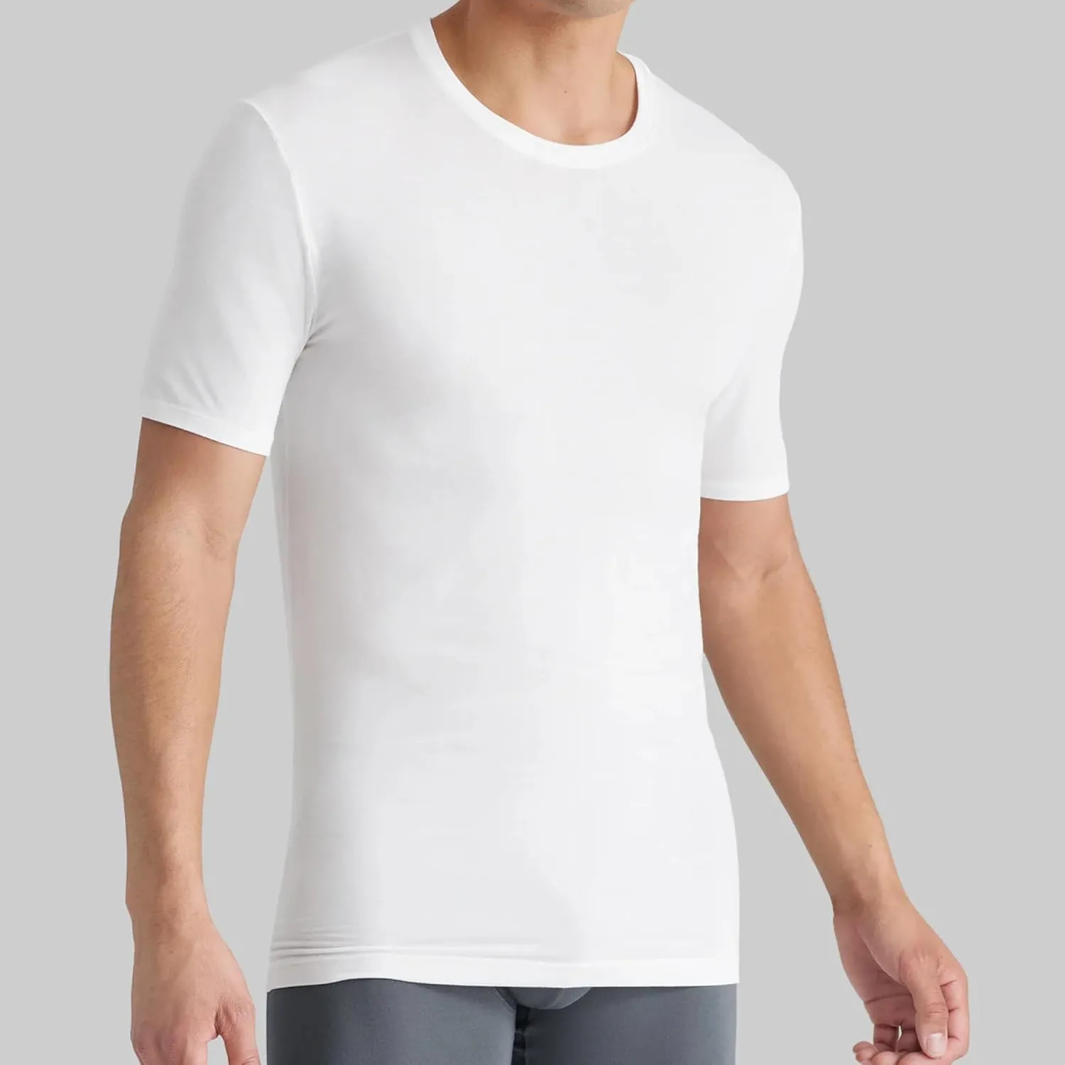 Tommy John Men's Crew Neck Undershirt, Second Skin Fabric, Slim Fit T-Shirt with Stay Tuck Design